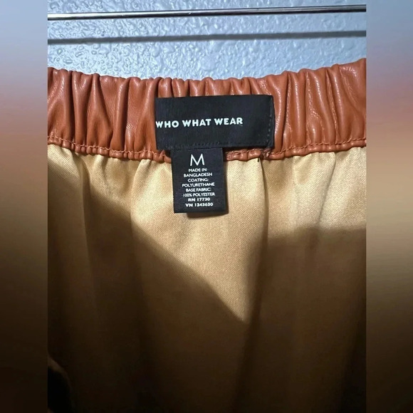 Who What Wear Faux Leather Skirt Sz MED Brown/Tan Chic Wine Tasting Girls Night - Picture 4 of 4